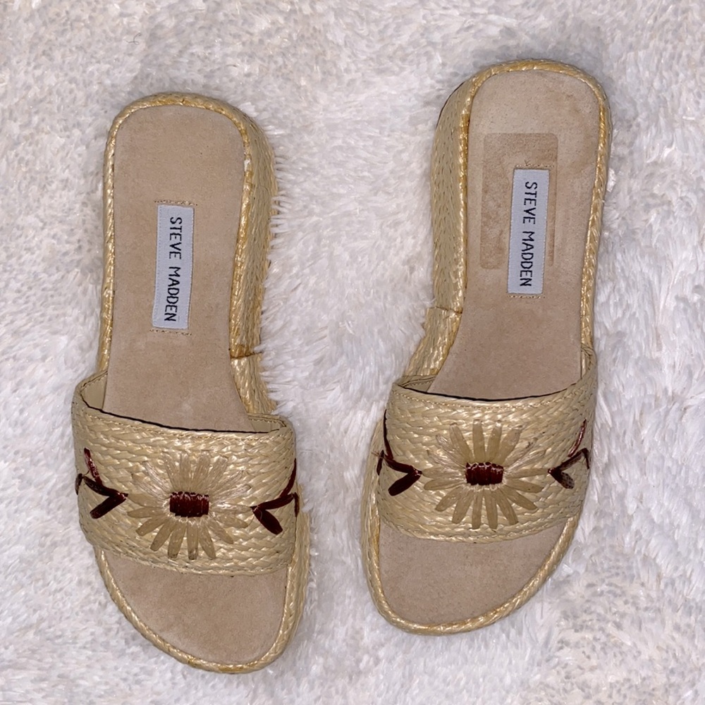 ❤️‍🔥CLEARANCE❤️‍🔥 STEVE MADDEN Platform Slides.